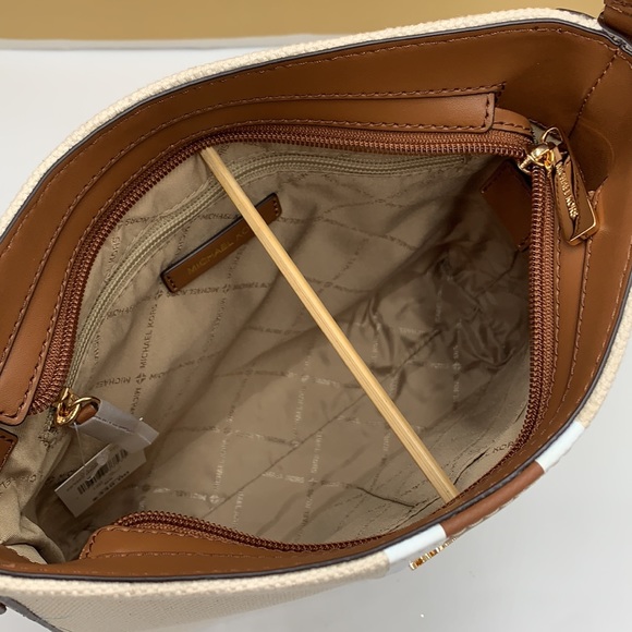 MICHAEL KORS LARGE MESSENGER CROSSBODY LUGGAGE COLOR - Picture 13 of 16